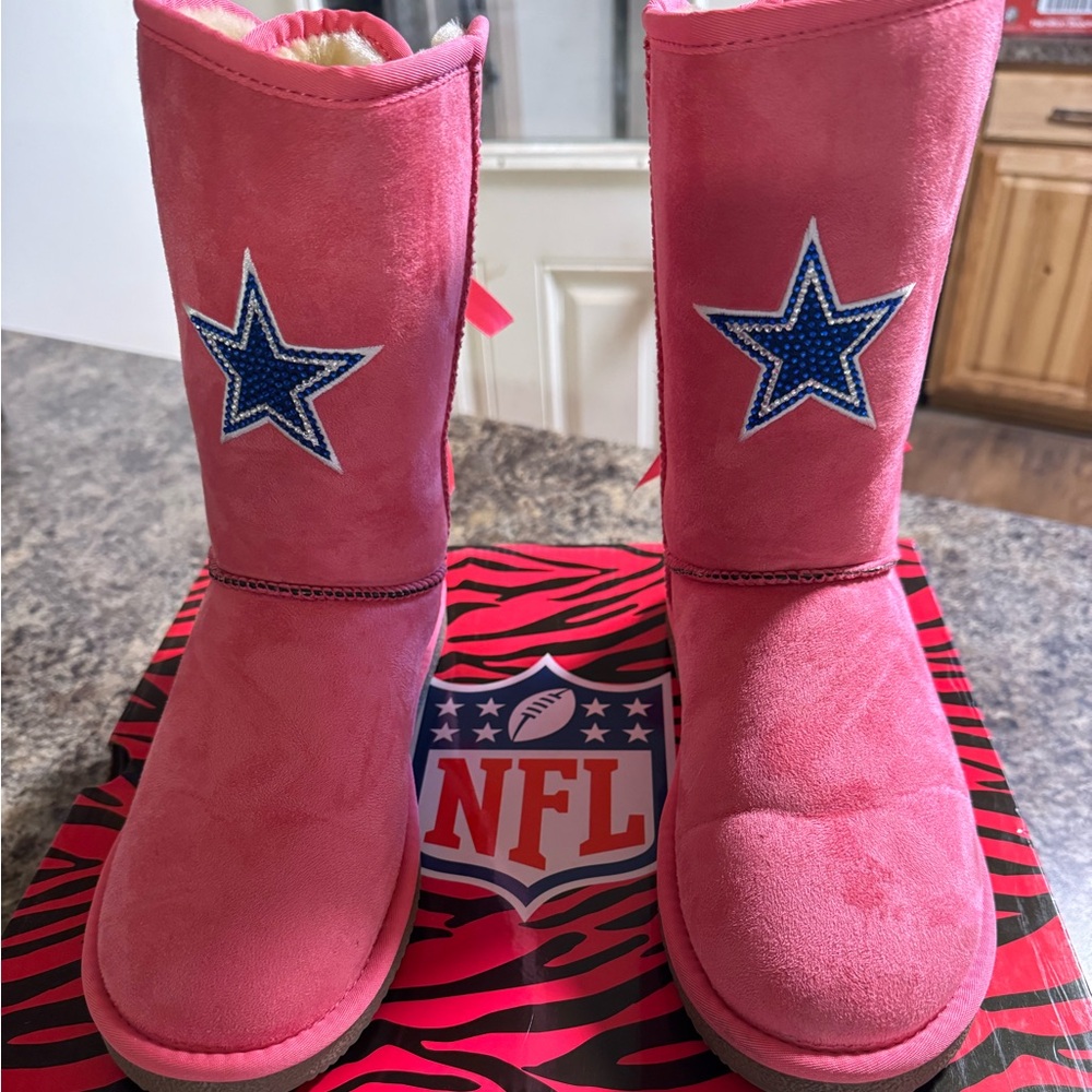 Dallas Cowboys Women's Pink Boots size 9.